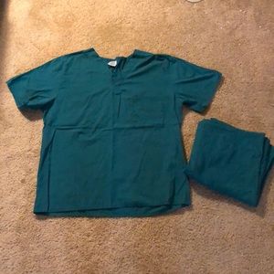 Green scrubs set